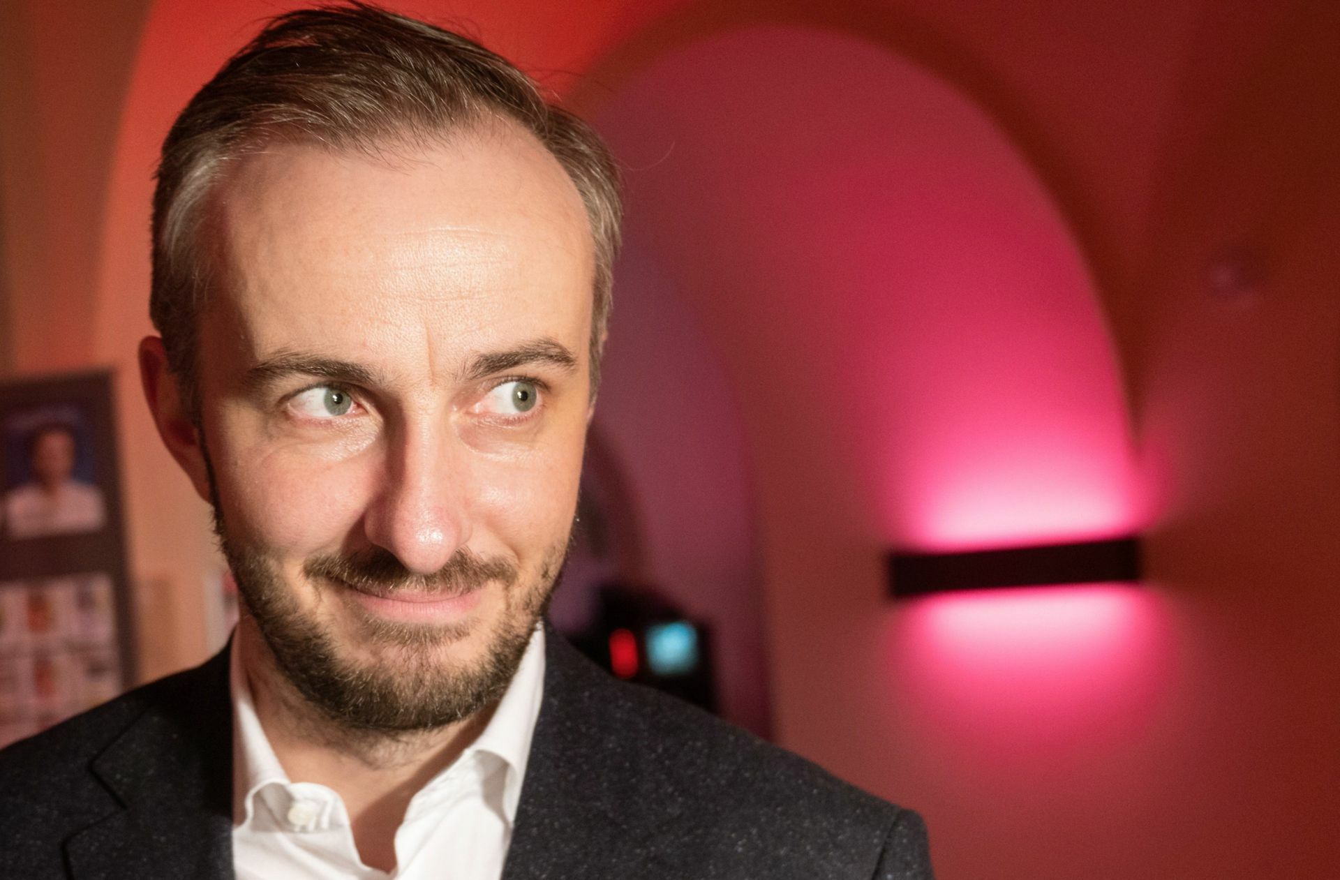 Jan Böhmermann bekommt vom Gericht keine Antworten.