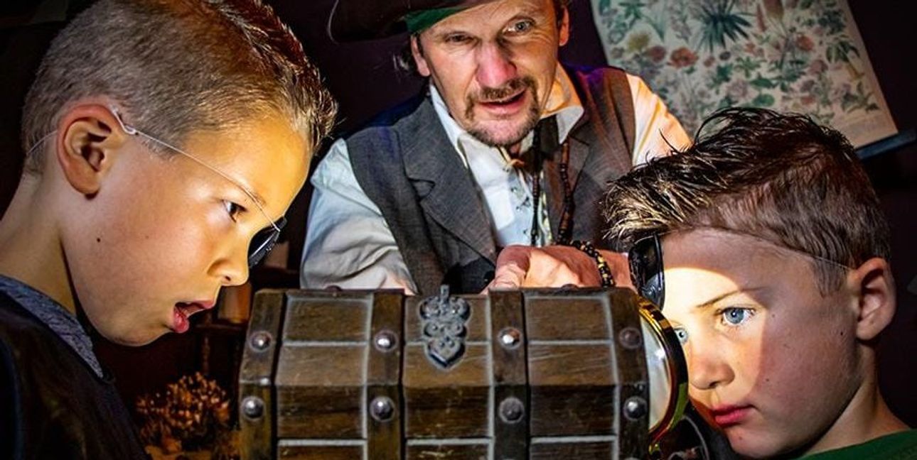 Im Kids-Escape-Room auf der Suche nach „Anne Bonnys Schatz“.Bild: Team Escape Stuttgart