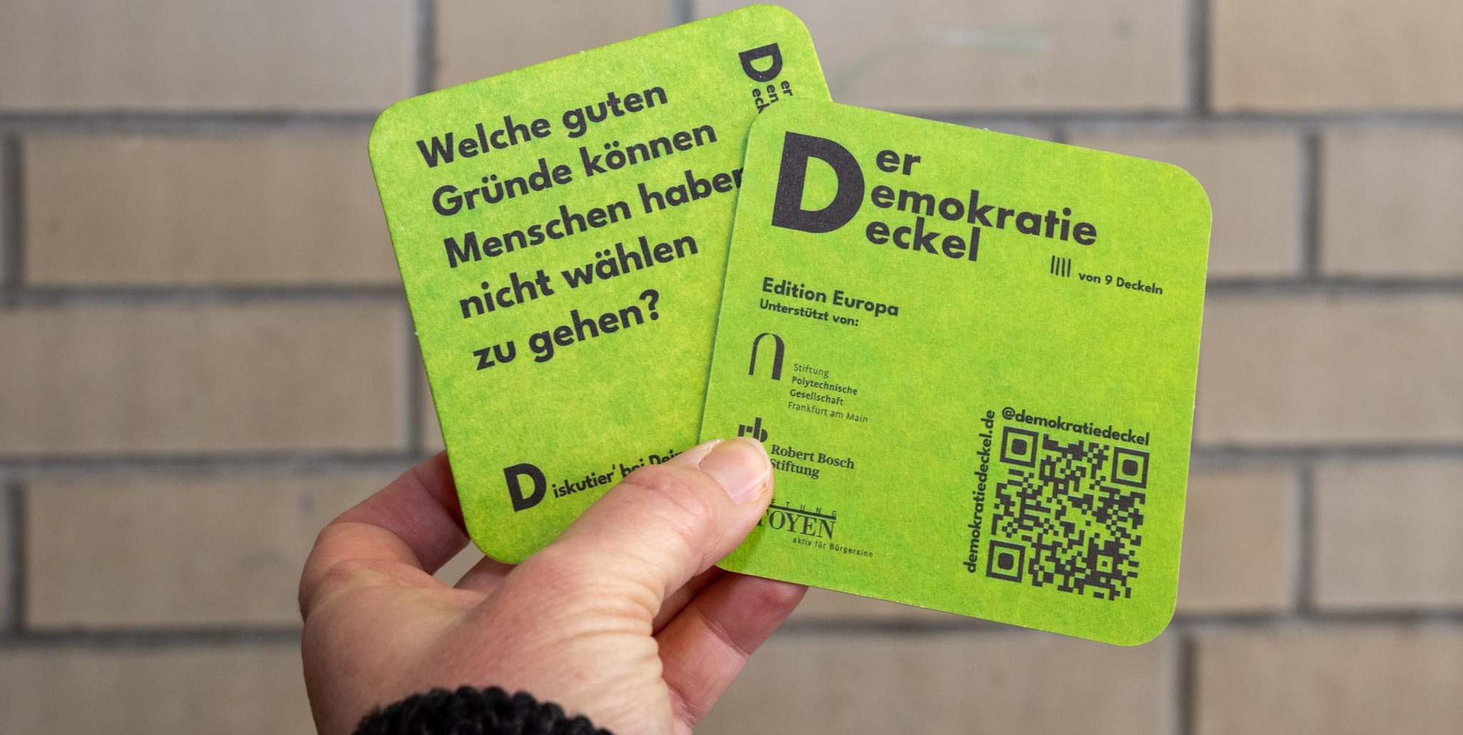 Fragen auf Bierdeckeln als einfach Möglichkeit ins Gespräch zu kommen.