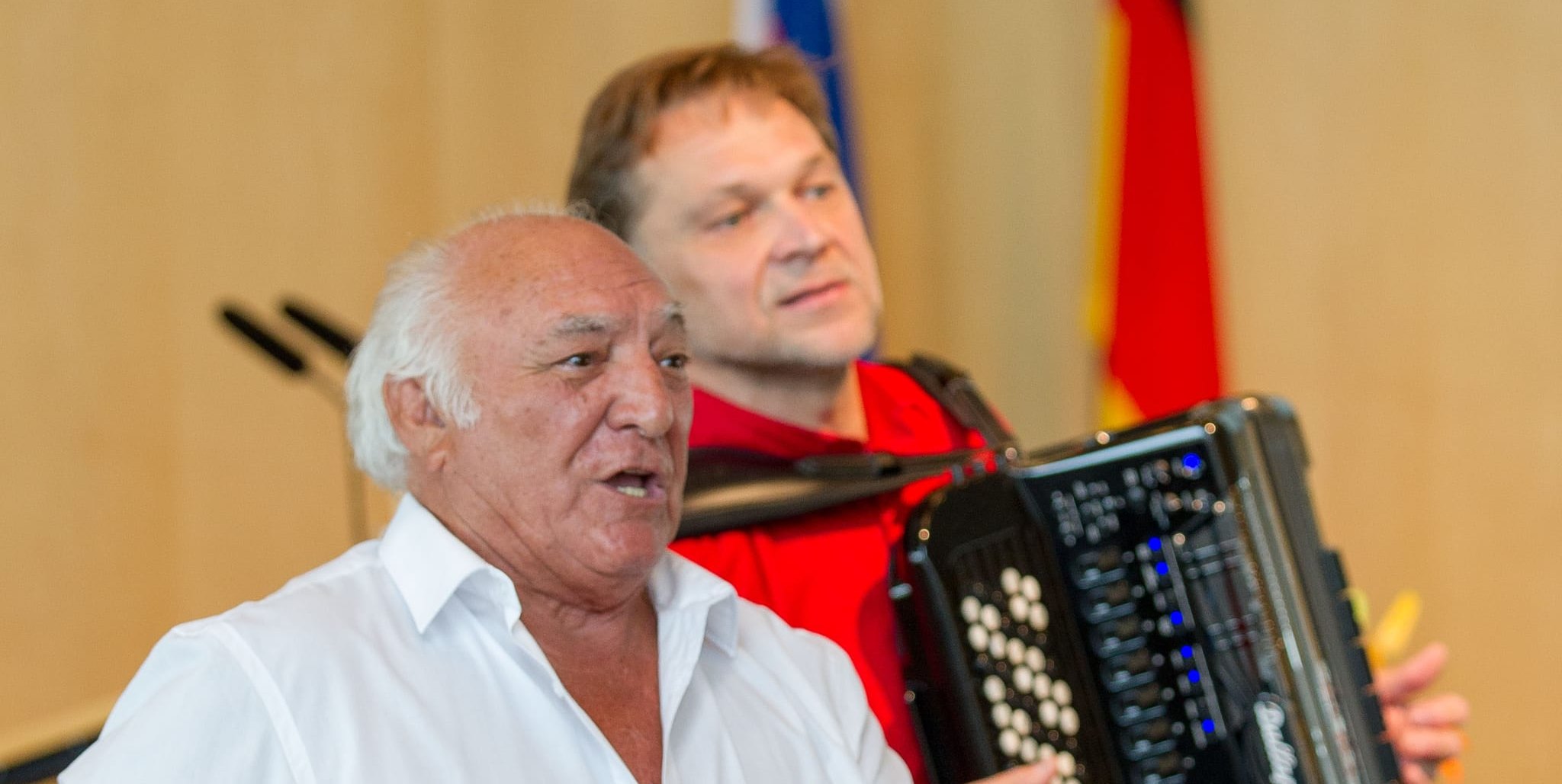 Juan Remon singt bei Interkultur.