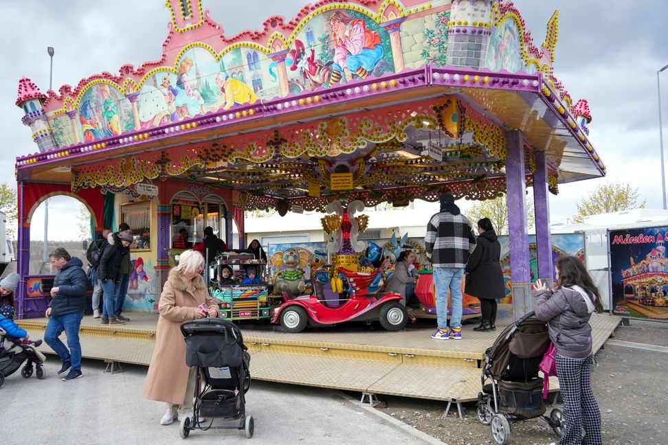 Osterkirmes auf dem Flugfeld.