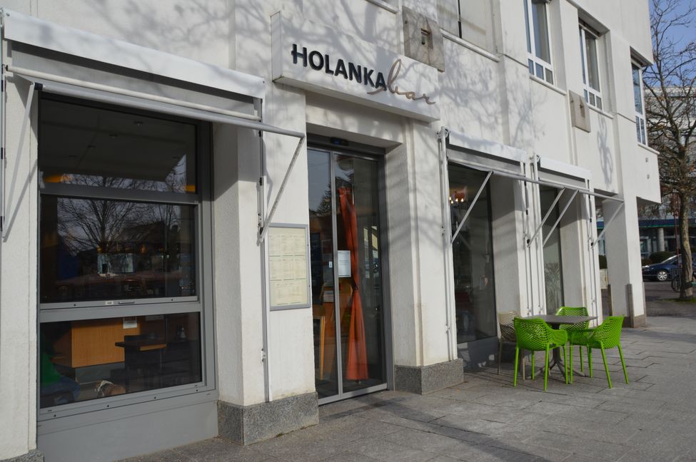 Bei Kälte sizten kaum Menschen im Außenbereich, die Einnahmen fehlen. Einer der Gründe, warum die inklusive Holanka-Bar am Sindelfinger Marktplatz nun schließt. Bild: Greck