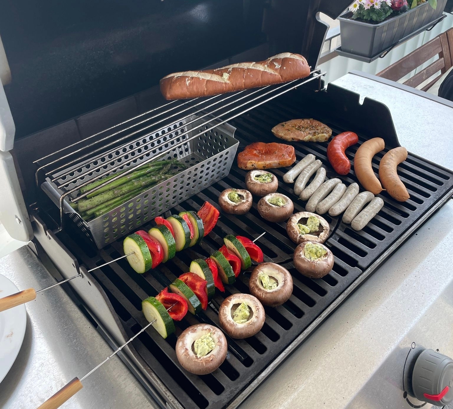 Beim Grillen sind – je nach Nahrungsmittel – Temperaturen von 130 bis zu maximal 280 Grad notwendig.     Bild: z