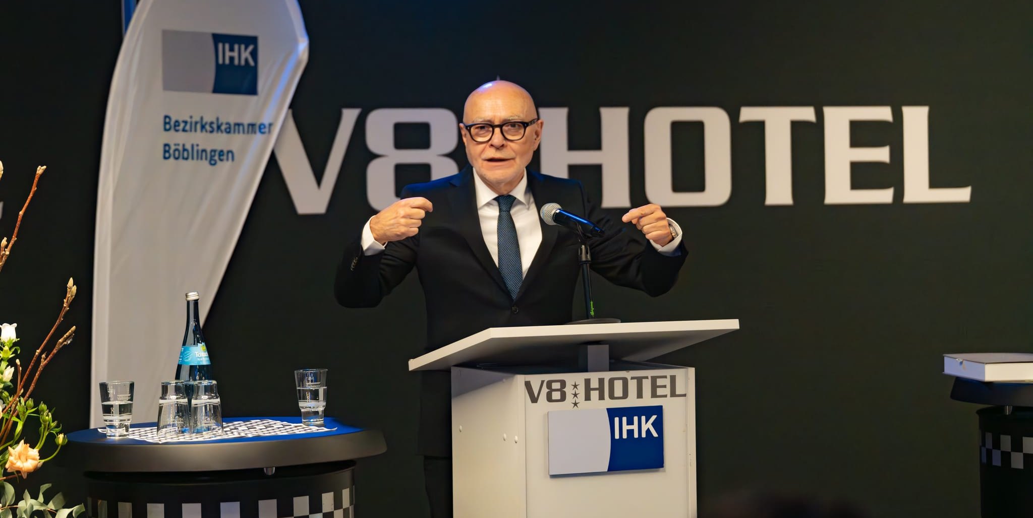 Professor Dr. Dr. Udo Di Fabio hielt im V8 Hotel einen Festvortrag zum Thema „Demokratie - quo vadis?