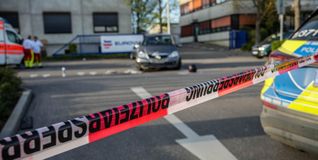 Nach einem Zusammenstoß ist der Biker noch am Unfallort gestorben