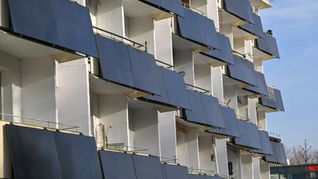 Balkonkraftwerke boomen - inzwischen gibt es eine Million der kleinen Solaranlagen.
