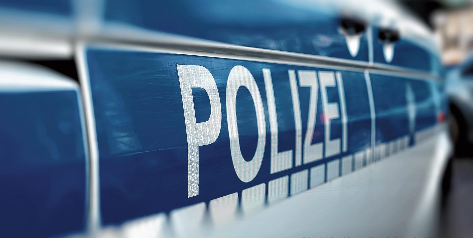 Die Seniorin wurde verletzt und kam in ein Krankenhaus.