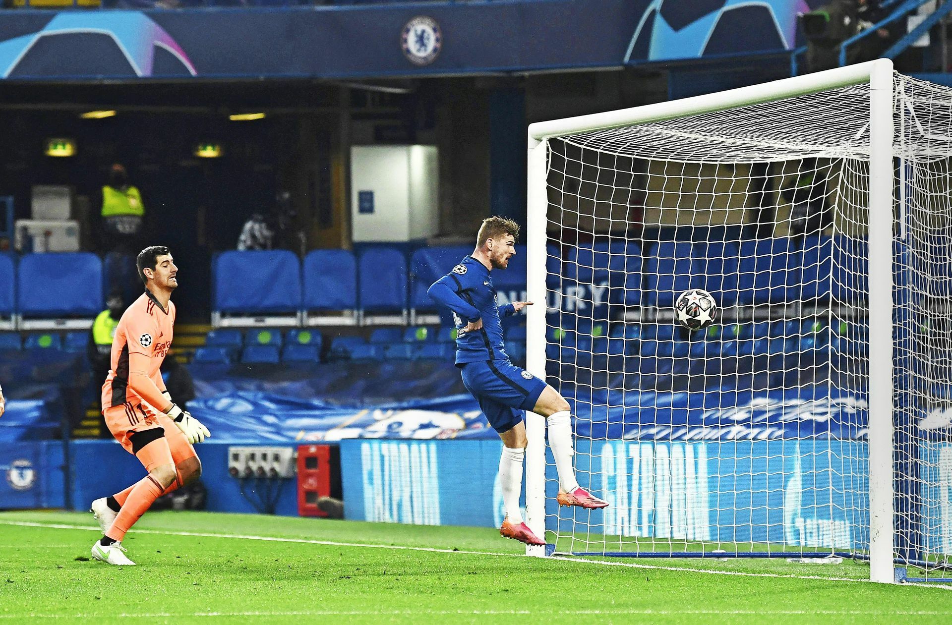 Drin! Der ehemalige VfB-Stürmer Timo Werner trifft für Chelsea gegen Real Foto: AFP/GLYN KIRK