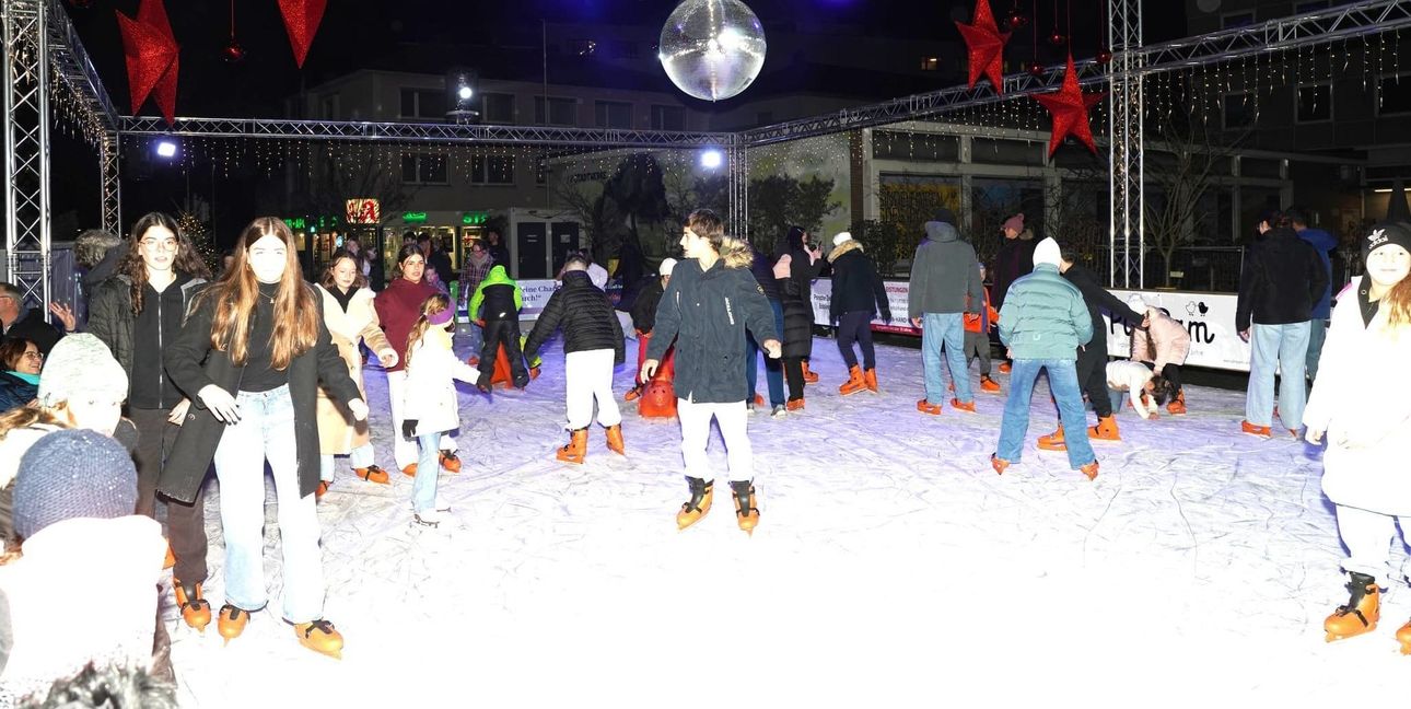 So sieht es dann bei der Eisbahn auf dem Grünen Platz aus.