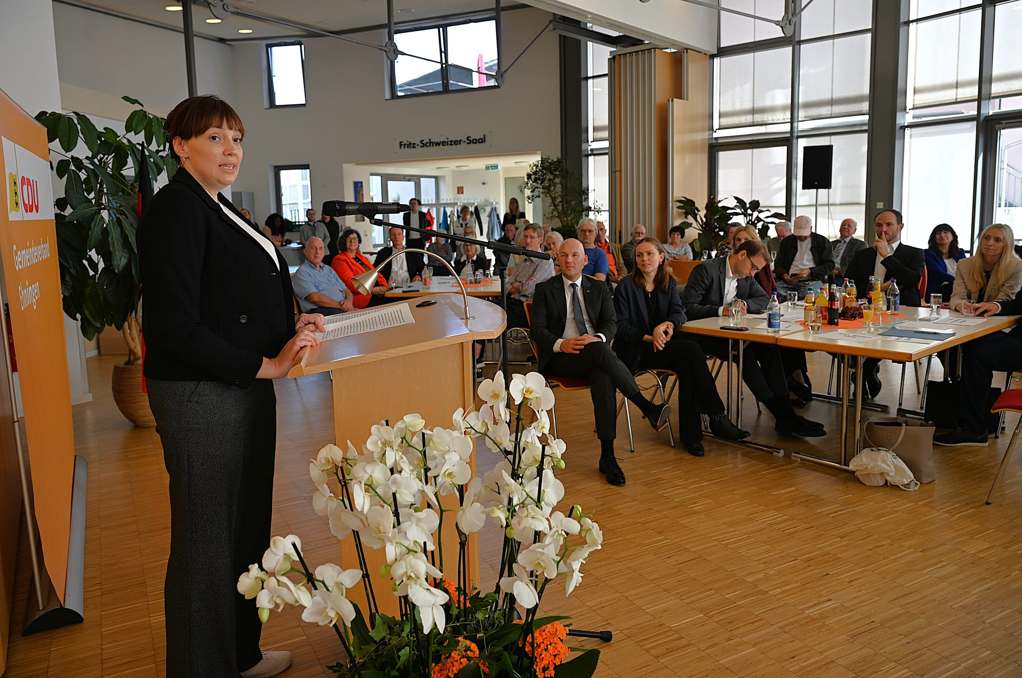 Die Chemnitzer Bundestagsabgeordnete Nora Seitz sprach als Gastrednerin in der Ehninger Begegnungsstätte vor rund 100 Teilnehmern an der 36. Feier des CDU-Kreisverbands zum Tag der Deutschen Einheit. Bild: Reichert