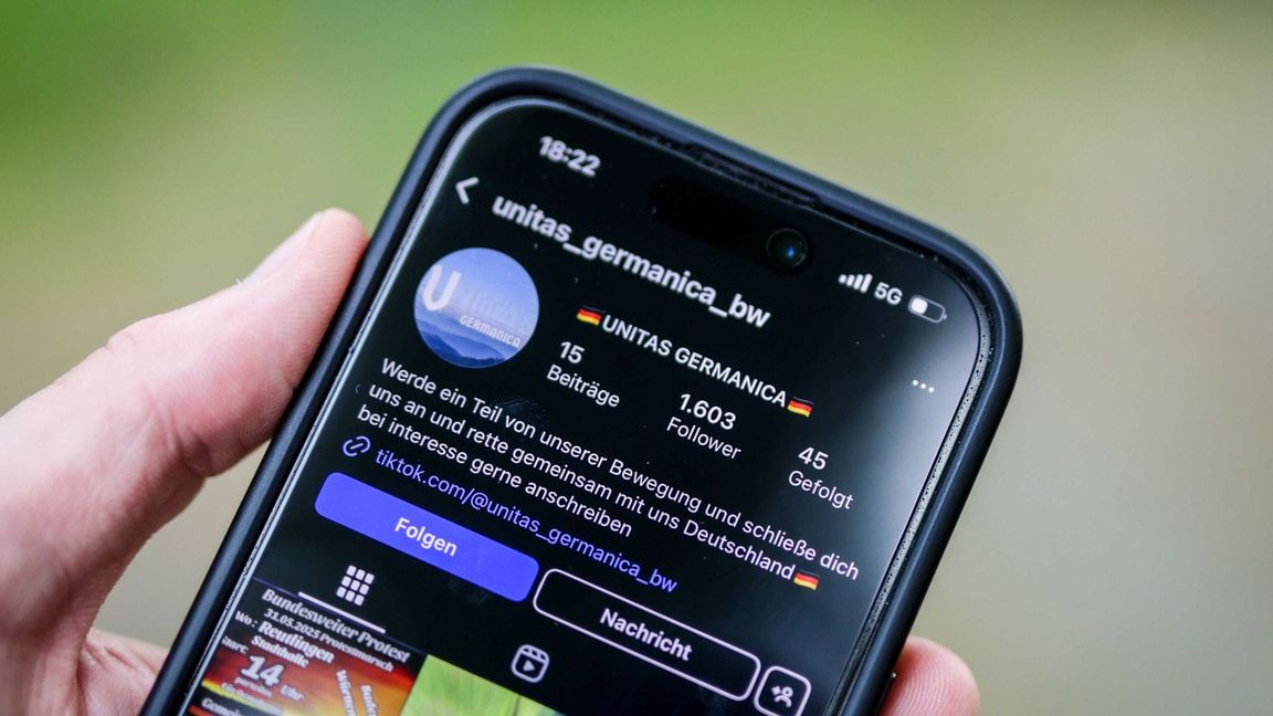 Die Jugendlichen und jungen Erwachsenen vernetzen und radikalisieren sich oft in sozialen Medien. (Symbolbild)