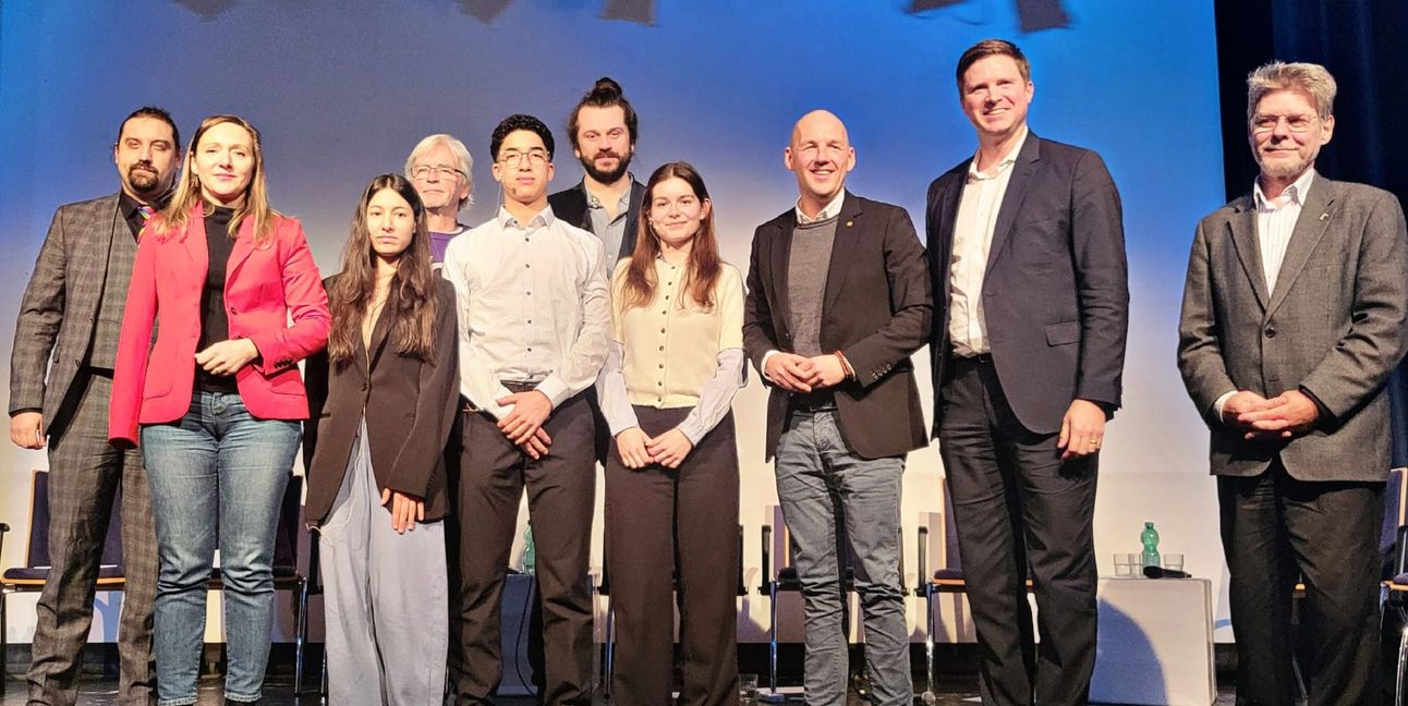 Politik trifft Schule bei der Podiumsdiskussion am Sindelfinger Goldberg-Gymmnasium.