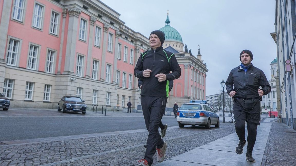 Mit Laufen und Rudern will Scholz sich weiter fit halten.