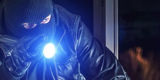 Die Polizei bittet um Zeugenhinweise.