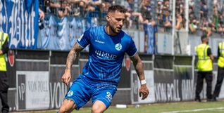 Der 31-jährige Maichinger Lukas Kiefer ist bei jedem Kickers-Spiel am Ball. Bild: Eibner