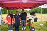 Blaulichtparty und Gottesdienst - auch der Rettungshubschrauber Christoph 41 aus Leonberg schaute zwischen Einsätzen vorbei.