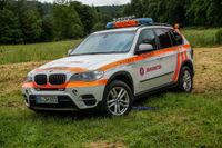 Blaulichtparty und Gottesdienst - auch der Rettungshubschrauber Christoph 41 aus Leonberg schaute zwischen Einsätzen vorbei.