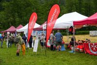 Blaulichtparty und Gottesdienst - auch der Rettungshubschrauber Christoph 41 aus Leonberg schaute zwischen Einsätzen vorbei.