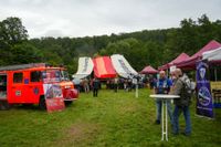 Blaulichtparty und Gottesdienst - auch der Rettungshubschrauber Christoph 41 aus Leonberg schaute zwischen Einsätzen vorbei.