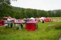 Blaulichtparty und Gottesdienst - auch der Rettungshubschrauber Christoph 41 aus Leonberg schaute zwischen Einsätzen vorbei.