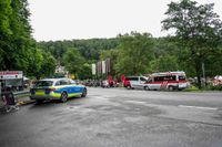 Blaulichtparty und Gottesdienst - auch der Rettungshubschrauber Christoph 41 aus Leonberg schaute zwischen Einsätzen vorbei.