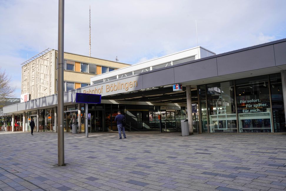 Der Böblinger Bahnhof ist am Montag fast wie ausgestorben. Bild: Dettenmeyer