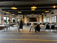 Aus dem Konferenzraum wird das Wohnzimmer der Erschrecker.