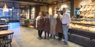 Das Sehne-Team in der Königstraße 35 freut sich mit Michael Benzinger (mitte) und Andreas Lutz, die für den Ausbau des Filialnetzes zuständig sind.