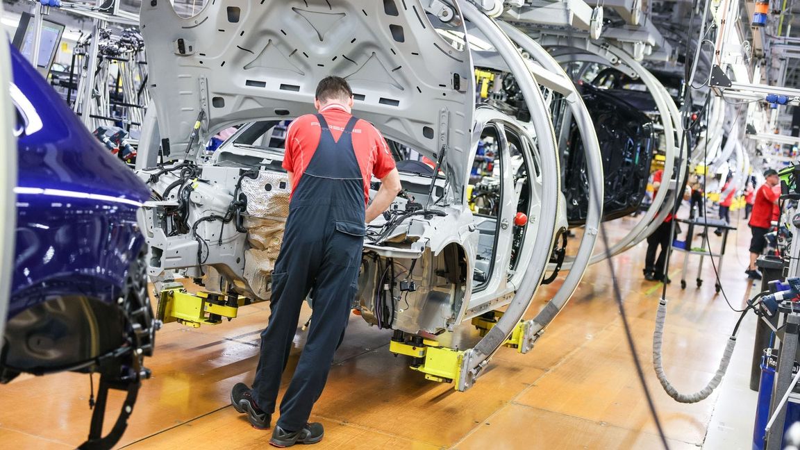 In der Industrie gehen Jobs verloren. (Archivbild)