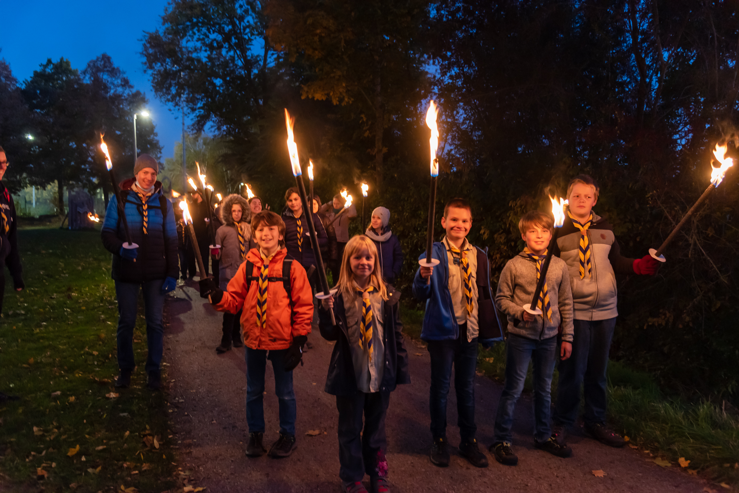 Die Pfadfinder "Royal Rangers" aus Renningen waren auch beim zweiten Fackellauf wieder mit dabei.      Bild: Nüßle
