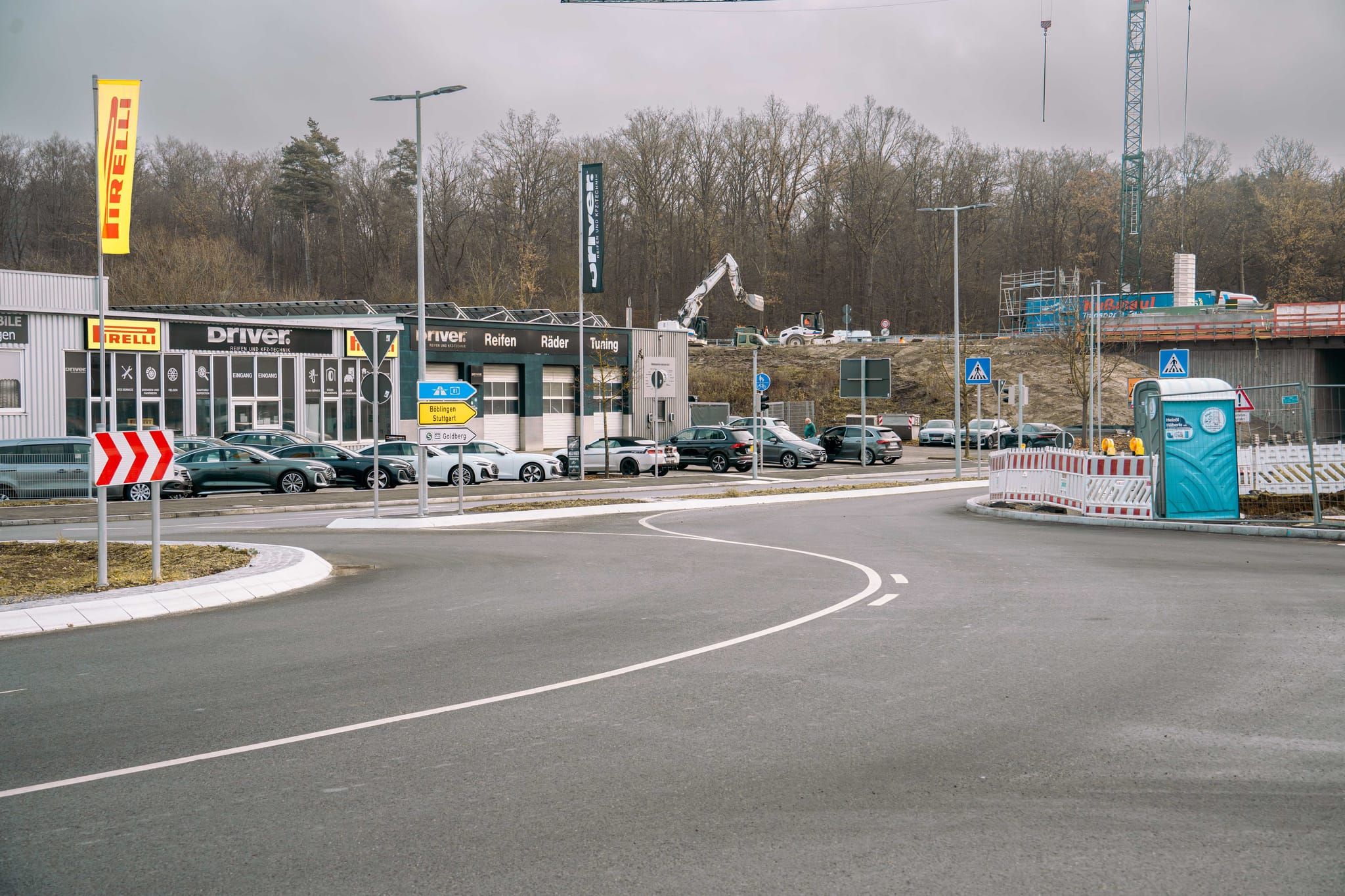 Die Ausfahrt ist nur einspurig.