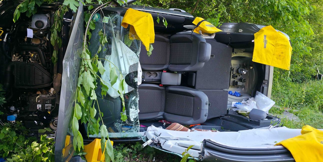 Die 74-jährige Fahrerin kam schwer verletzt ins Krankenhaus.