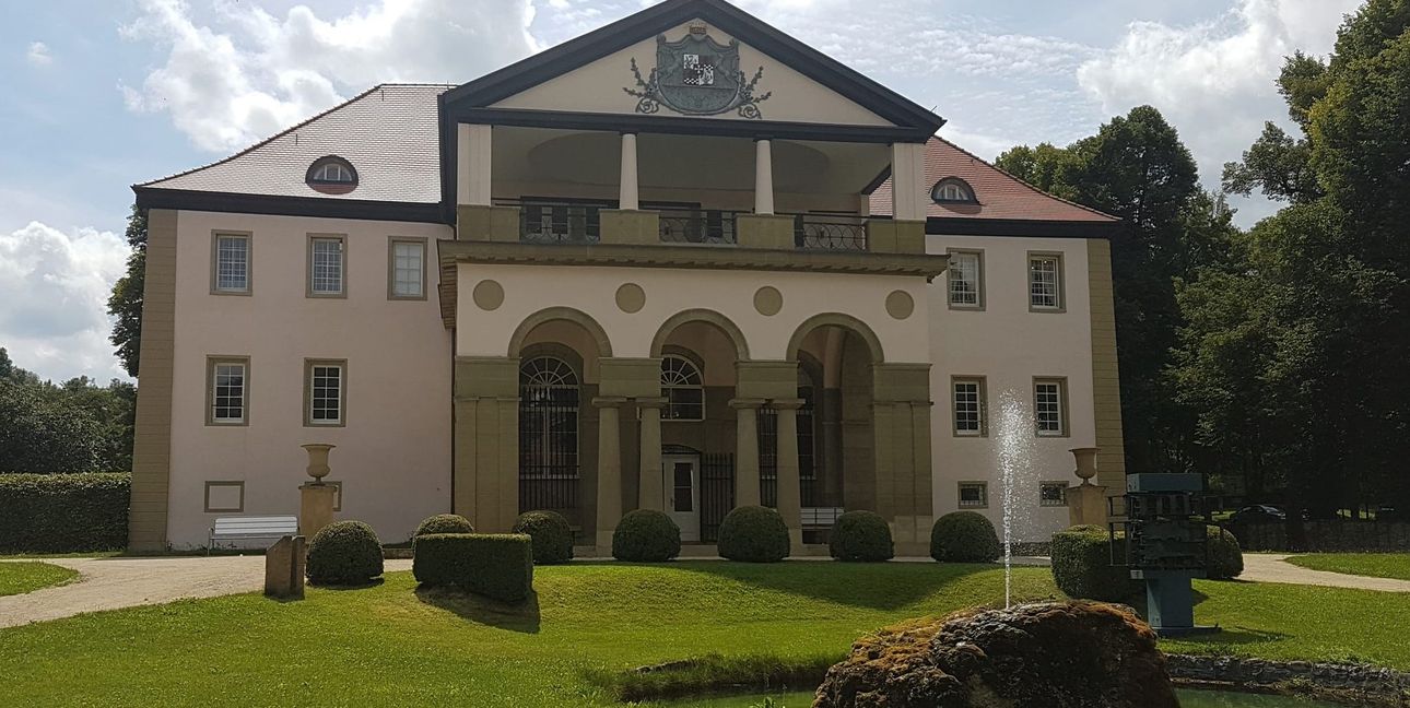 Auch Schloss Dätzingen hat am Sonntag geöffnet und kann bei Führungen oder individuell entdeckt werden.