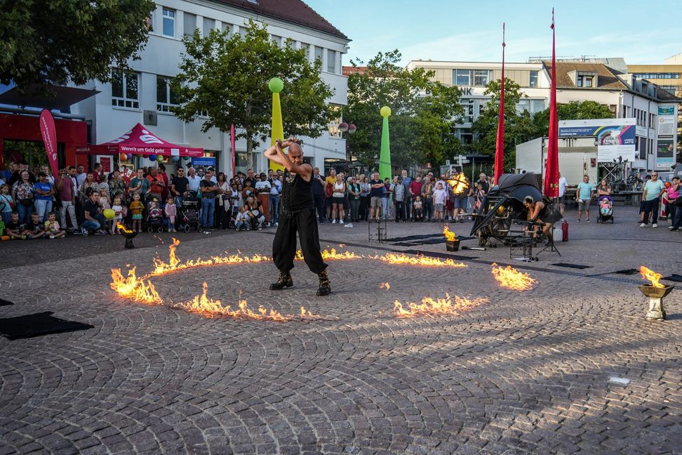 Prima Stimmung und Lichterzauber beim Sindelfinger Feuerabend.