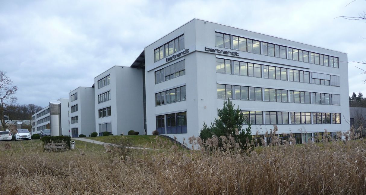 Der Hauptsitz der Bertrandt AG in Ehningen. Nach 85 Cent im Vorjahr bezahlt der Ingenieurdienstleister diesmal seinen Aktionären 1,20 Euro Dividende je Anteilsschein.