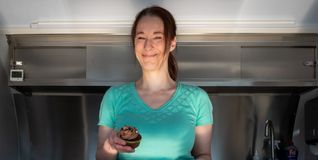 Schokocupcakes mit Füllung gehören mit zu den Spezialitäten von Julia Neumann.Bild: Nüßle