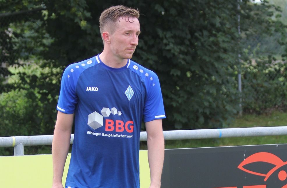 Daniel Knoll mit dem ruhenden Ball – immer gefährlich.Bild: Oberdorfer