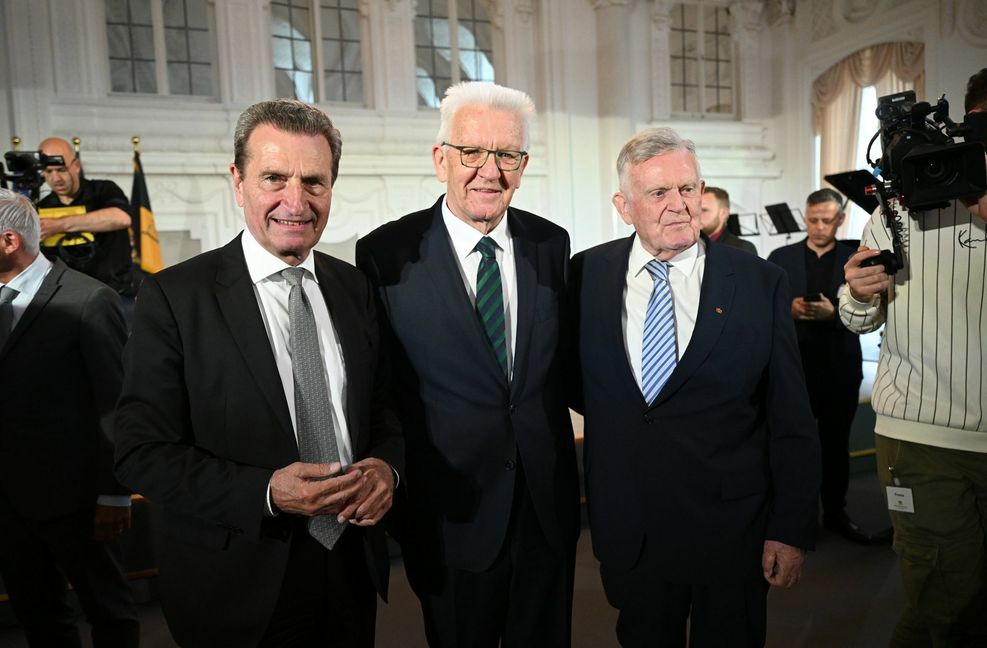 2023: Günther Oettinger und Erwin Teufel  feiern in Stuttgart den 75. Geburtstag von Winfried Kretschmann.