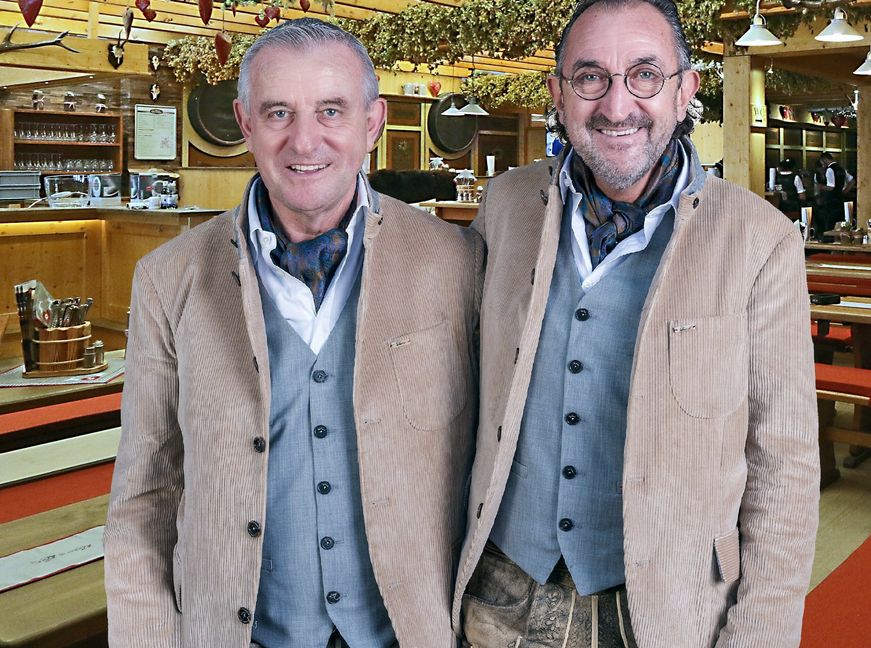 Werner und Dieter Klauß (von links): Seit 2000 eine Bank auf dem Volksfest.