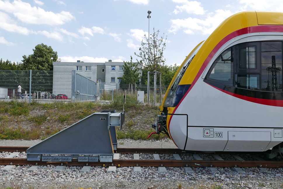 Abgestellt - der Tüv hat für die neuen Züge der Schönbuchbahn noch immer kein grünes Signal gegeben. Bild: Jung