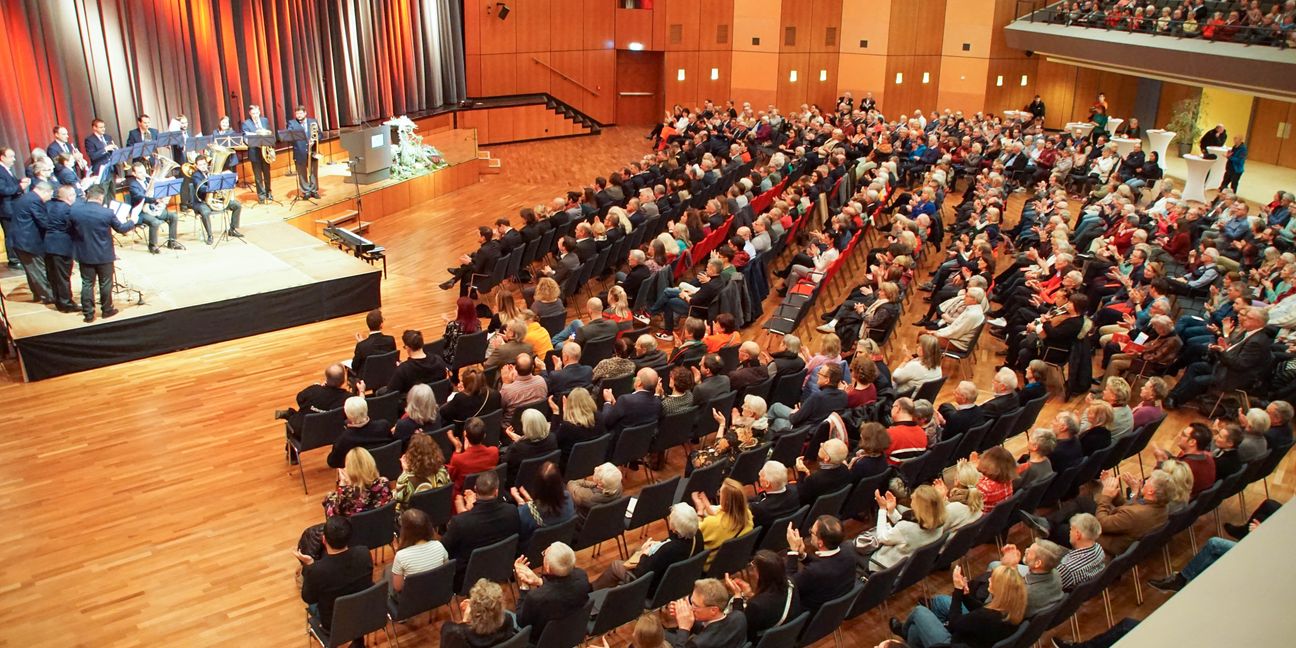 Der Europasaal der Kongresshalle war am Sonntag nahezu voll besetzt. Bild: Dettenmeyer