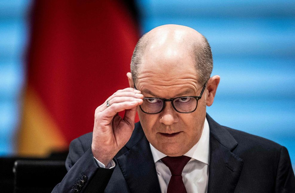 Bundeskanzler Olaf Scholz verweist darauf, dass Deutschland auf absehbare Zeit auf russische Öl- und Gaslieferungen angewiesen ist.