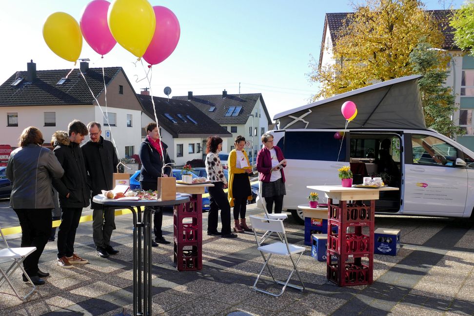 Das Ansprech-Bar-Mobil soll zu den Menschen fahren und nicht darauf warten, dass die Menschen in die Kirche kommen.                                      Bild: Lück