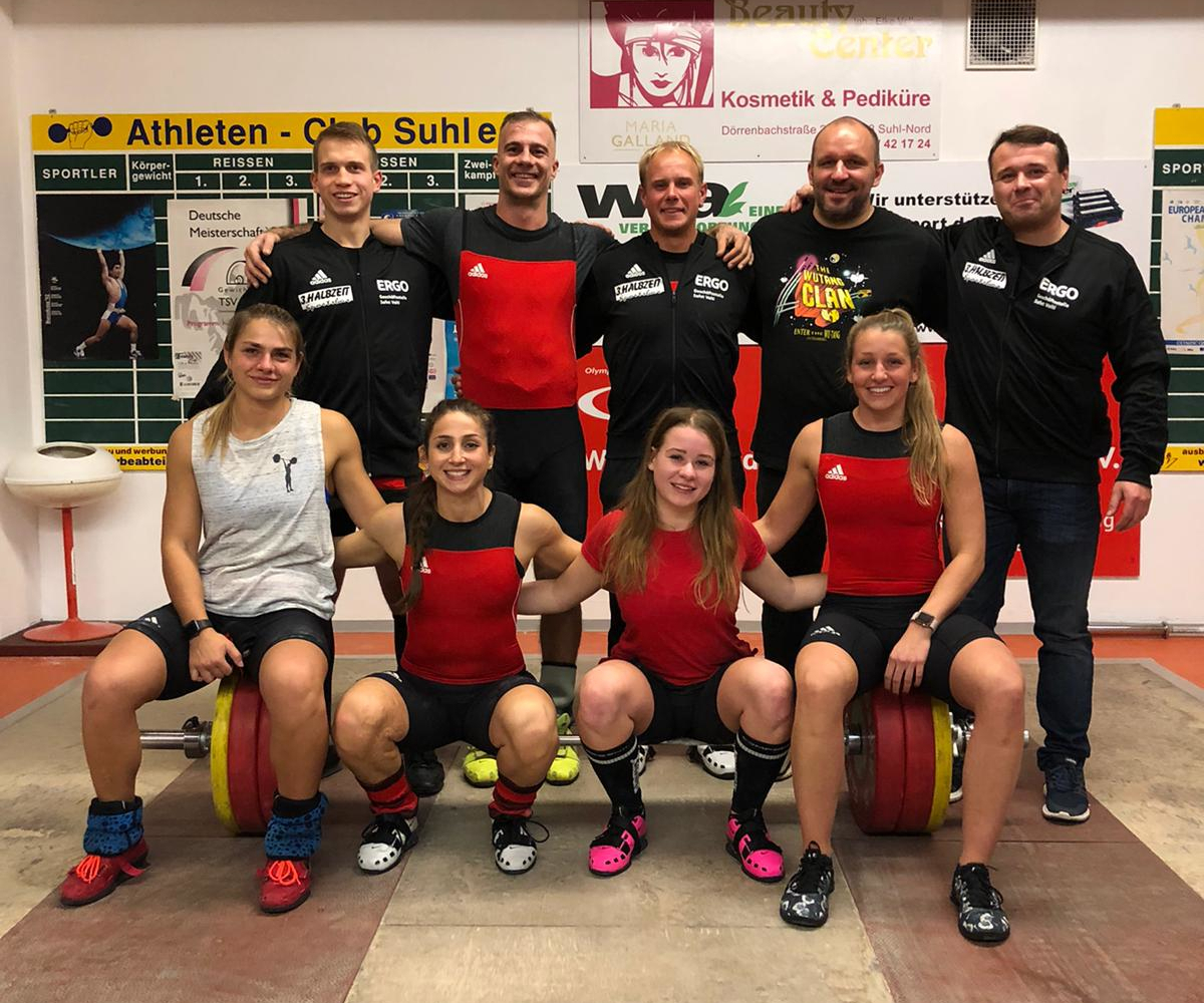 Gute Laune in Suhl: Pascal Seizinger, Abdullah Demirkaya, Tobias Reichert, Stefan Köhler, Rodovan Klabal (hintere Reihe von links), Lena Maurer, Antonia Hohenberger, Klara Klabalova, Melanie Barthelmä (vorne von links).