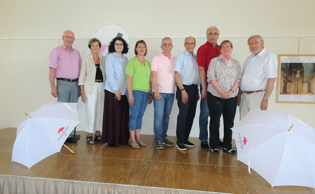Der Vorstand des Krankenpflegevereins Sindelfingen (von links): Helmut Mornhinweg, Barbara Dieckmann, Nina Nagel, Ulrike Speidel, Günter Niebel, Peter Bittighofer, Joachim Seidel, Ingeborg Stepper und Bernhard Weißer. Bild: z