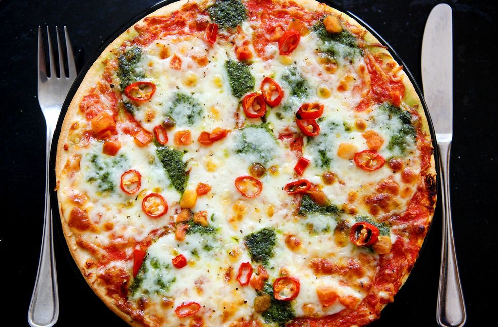 In Fertiggerichten wie Tiefkühlpizza steckt sehr viel Salz.
 Foto: dpa/Oliver Berg