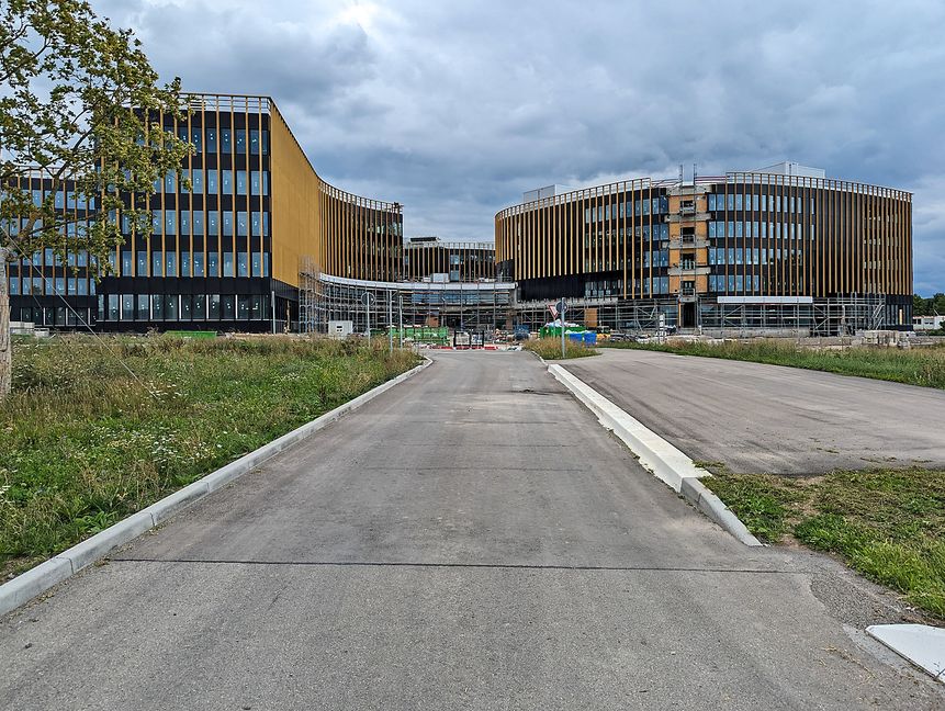 In Ehningen entsteht für den Technologiekonzern IBM der Neubau der Firmenzentrale für rund 3500 Mitarbeiter. Bild: Nüßle