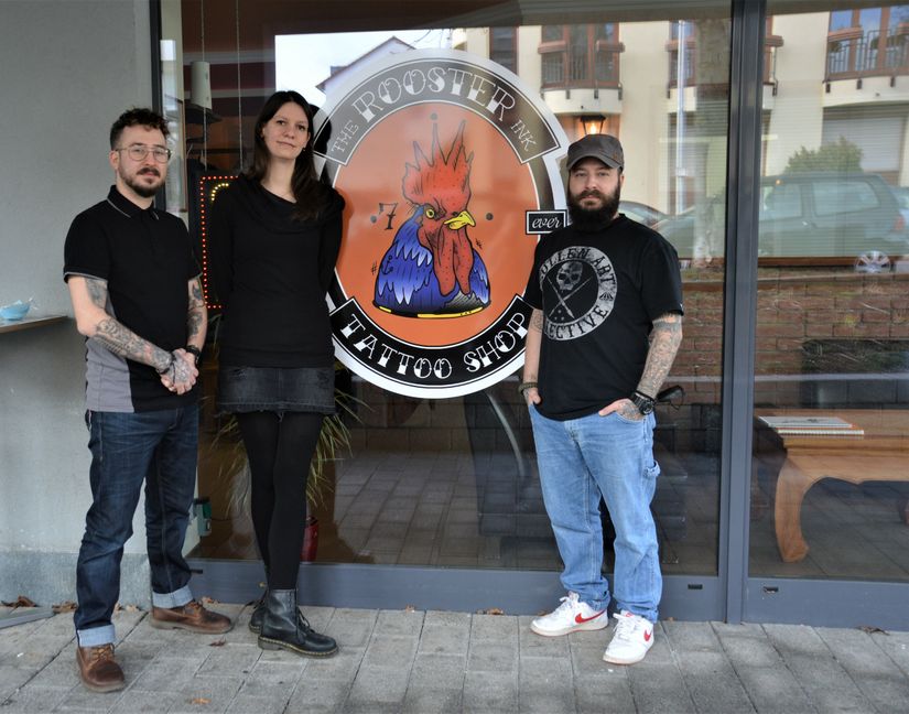 Das Team vom "The Rooster Ink" Tattoo-Shop in Sindelfingen,   Bild: Imensek