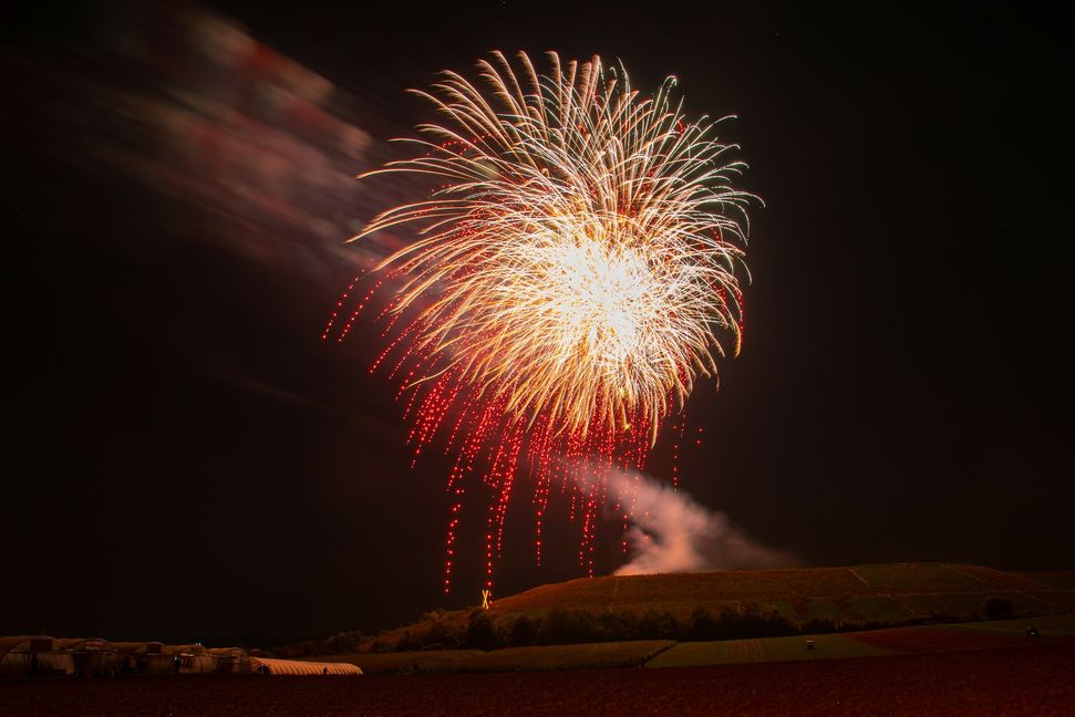 In der Silvesternacht 2019 hat  der Ehrninger Joachim Berner mit seiner  Firma Innovative Pyrotechnik das letzte große Feuerwerk geündet. Bild: Nüßle