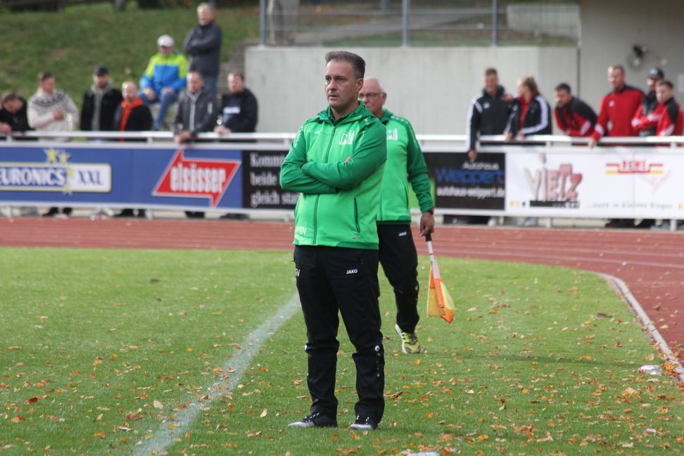 Mit einem Dreier in Ofterdingen könnenh sich Trainer Giuseppe Vella und der GSV Maichingen in der Landesliga-Tabelle absetzern. Bild: Oberdorfer